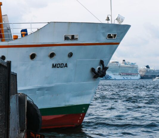 Jak uszyć spodnie cargo z kieszeniami miechowymi? Praktyczny przewodnik Jak uszyć spodnie cargo z kieszeniami miechowymi? Praktyczny przewodnik